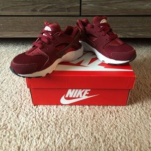 Preschool Nike Huarache gently used